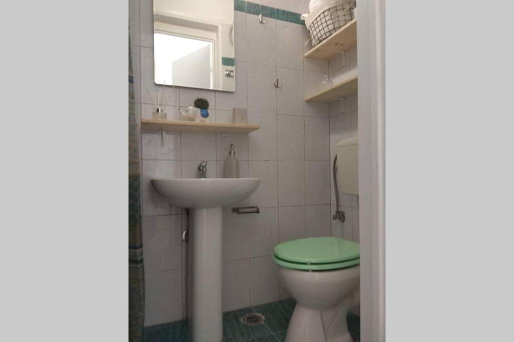 Γ3 - The Weekend Getaway One Apartment Aigio Exterior photo