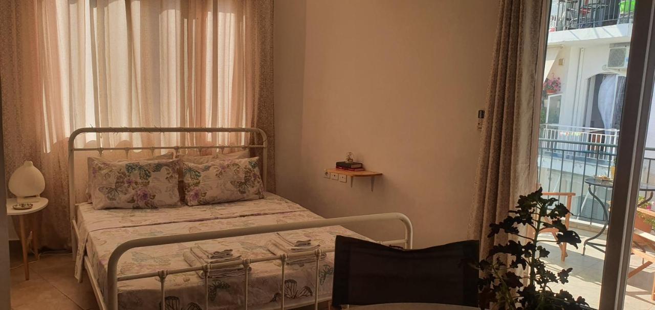 Γ3 - The Weekend Getaway One Apartment Aigio Exterior photo