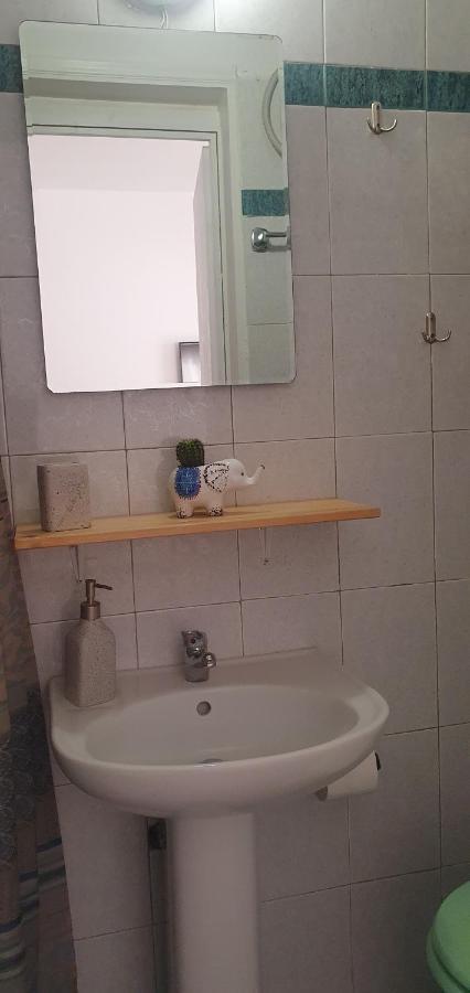 Γ3 - The Weekend Getaway One Apartment Aigio Exterior photo