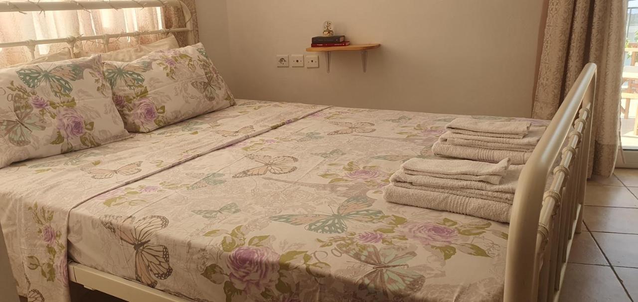 Γ3 - The Weekend Getaway One Apartment Aigio Exterior photo